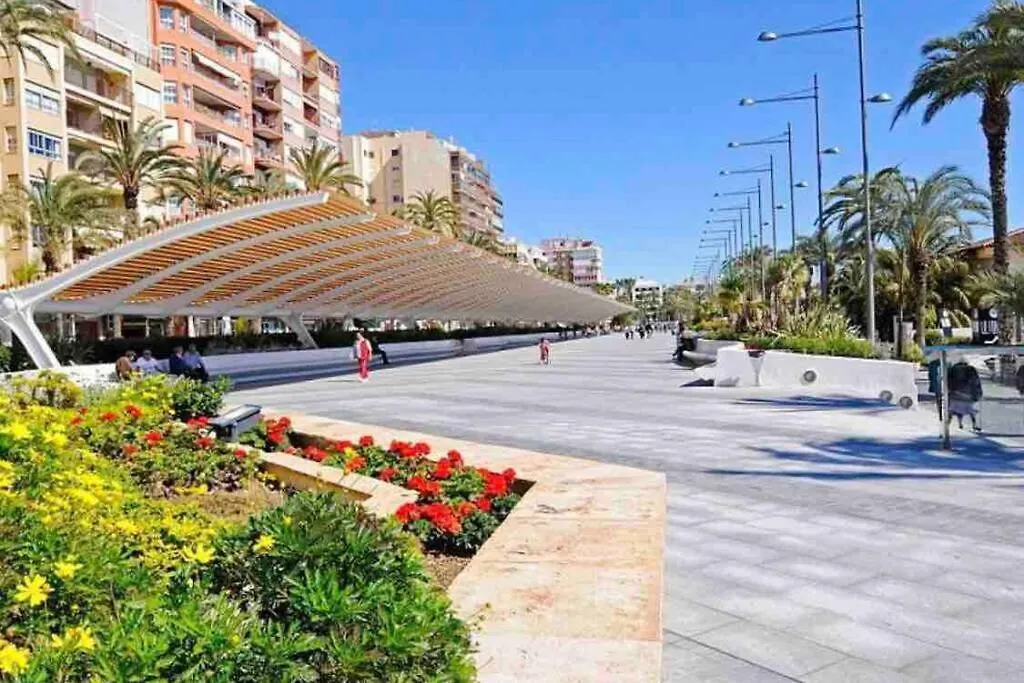 Acogedor Apartamento Con Piscina Cerca A La Playa-1