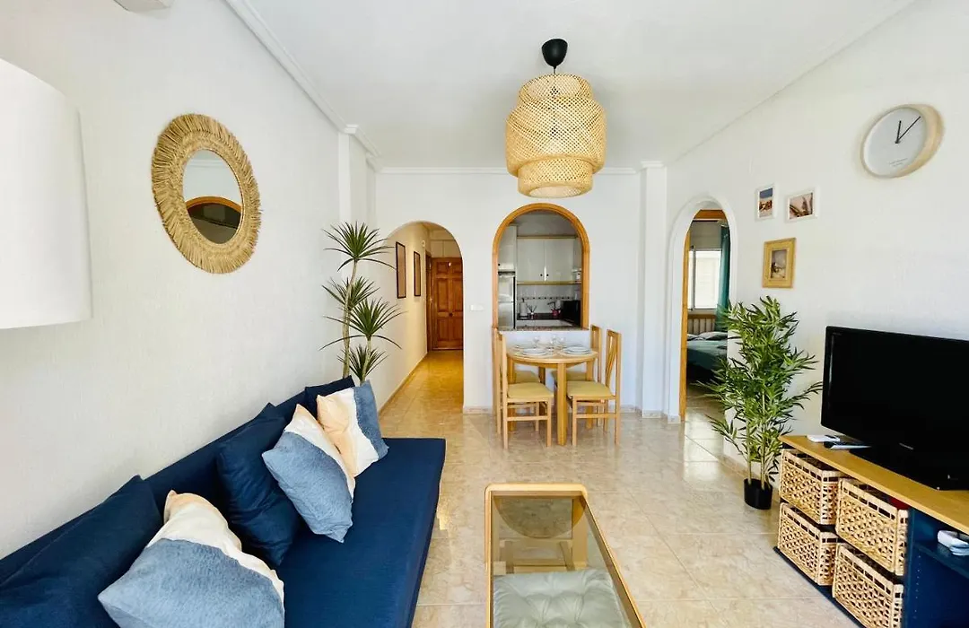 El Papagayo Apartment 2 Mins Walking To The Beach-1