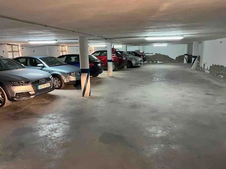 Ruim Appartement Aan Het Strand Met 4 Slaapkamers-1
