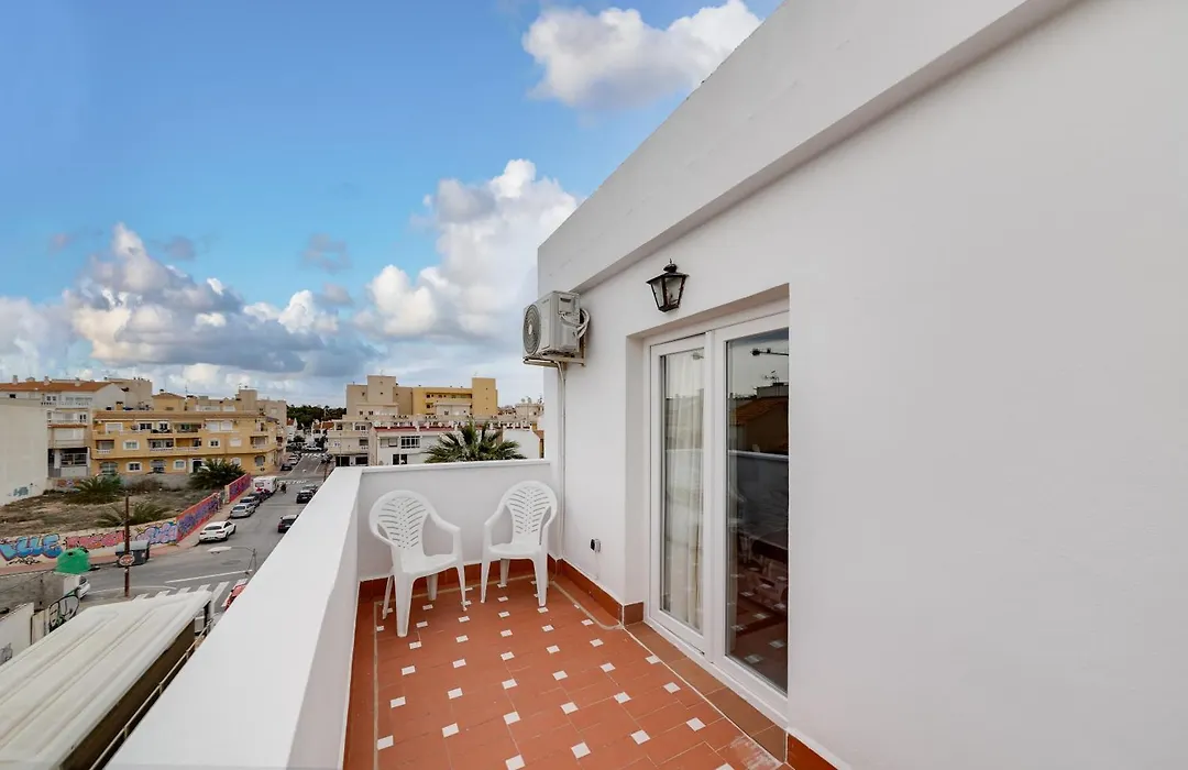 Cosy Apartment Near The Sea-1