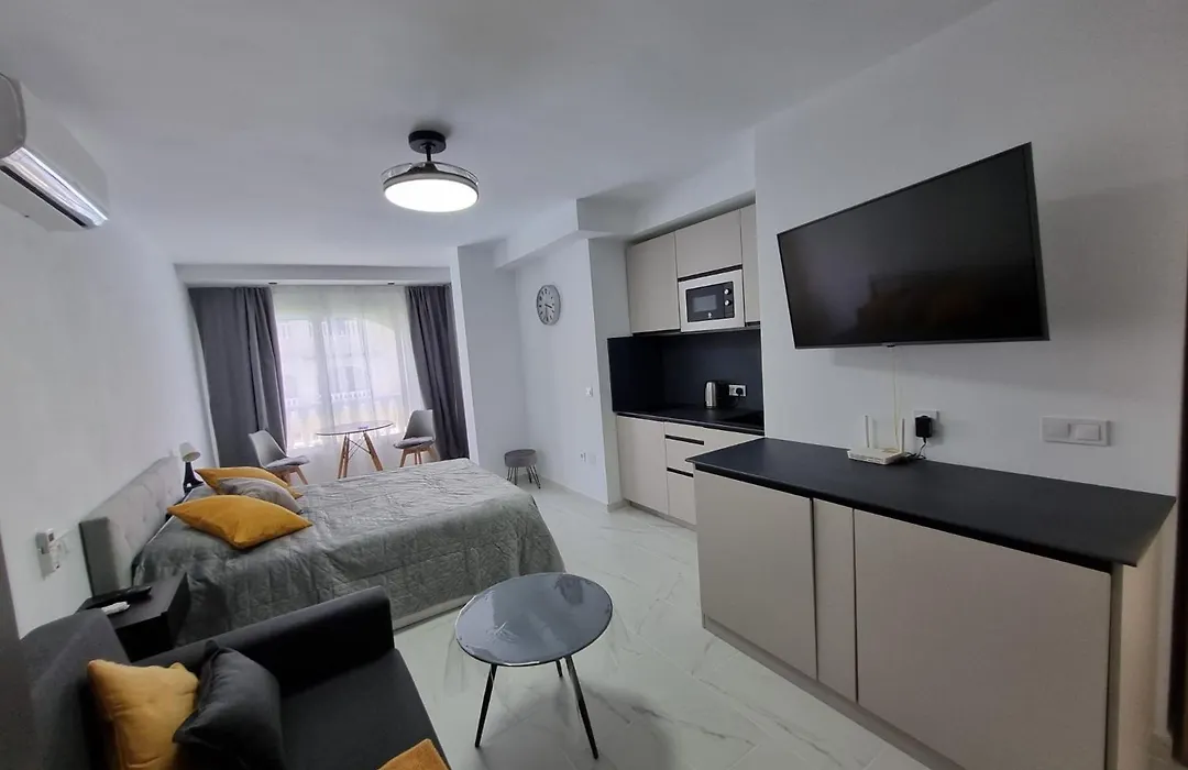 Seascape - Tranquil Studio Apartment-1