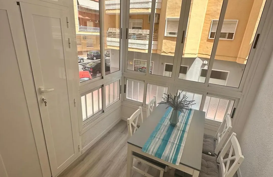 Torrevieja preciosos moderno piso cerca de la playa del cura y todos los servicios en calle la loma-1