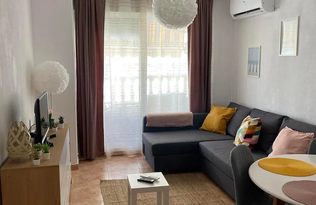 Charming Apartment 500M To Cura Beach-1