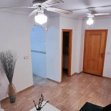 Cozy Apartment 200M From The Beach-3