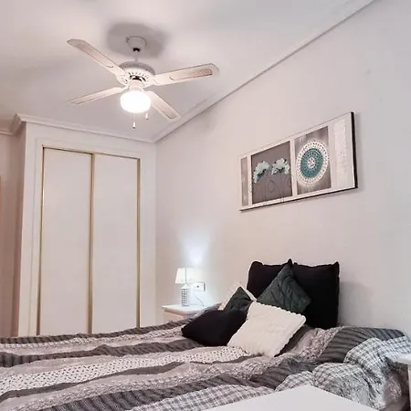 Cozy Apartment 200M From The Beach-2