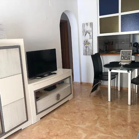 Acogedor Apartamento Con Piscina Cerca A La Playa-3