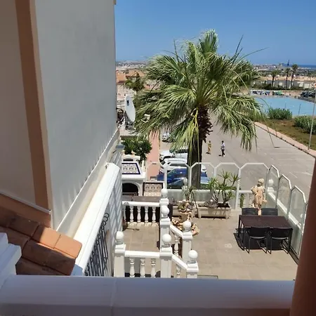 Confortable apartamento con vistas al mar-3