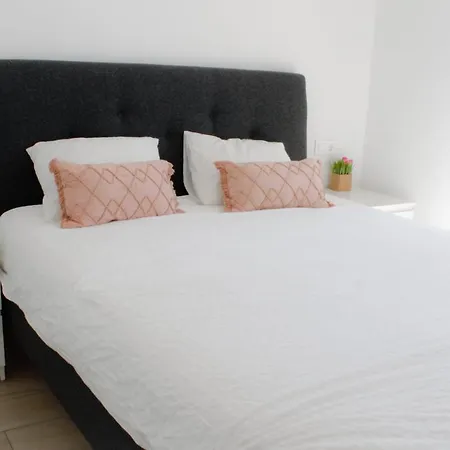 Beautiful Condo In Laguna Beach Resort Overlooking Laguna Rosa In Torrevieja With 2 Bedrooms And 2 Bathrooms-2