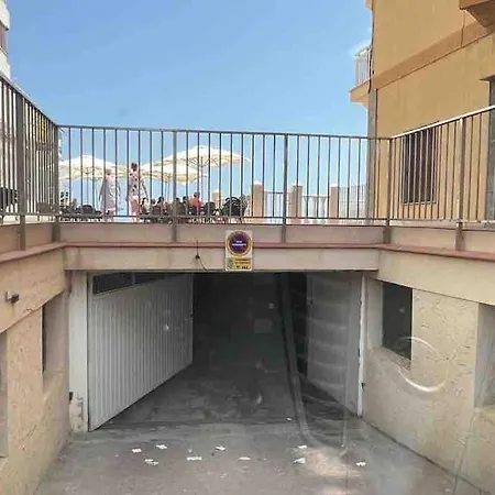 Ruim Appartement Aan Het Strand Met 4 Slaapkamers-3
