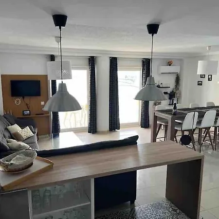 Ruim Appartement Aan Het Strand Met 4 Slaapkamers-2
