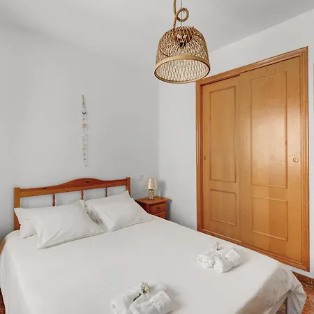 A Spacious And Cozy Apartment.-3