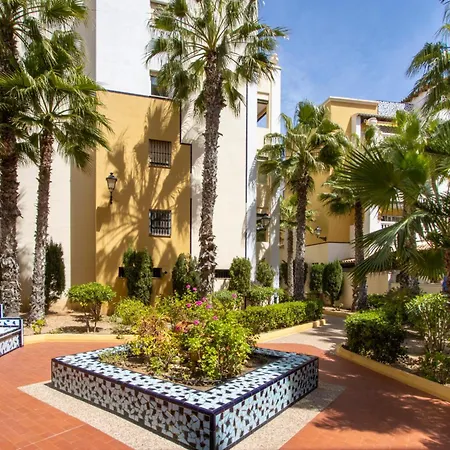 Buganvilla Apartment, 95m2, 3 Bedrooms, Terrace, 300m to Los Locos Beach-2