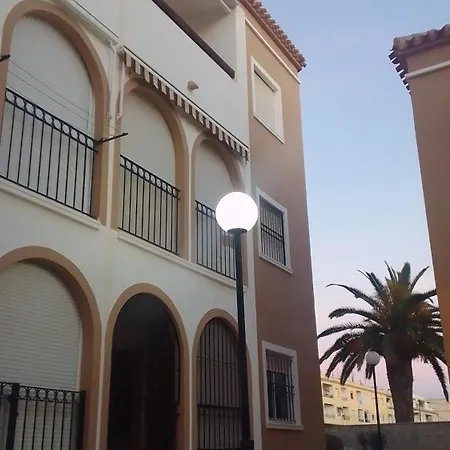 Apartament Naranja con piscina urb El Paraiso-2