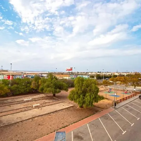 Apartamento en Torrevieja con Piscina y a 100 metros de la playa-3