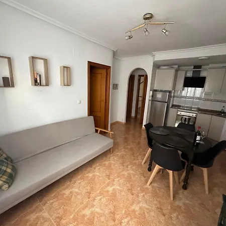 Almuden'S Green Apartment, High-Speed Free Wifi, 250M To Beach, The Center Of Torrevieja-3