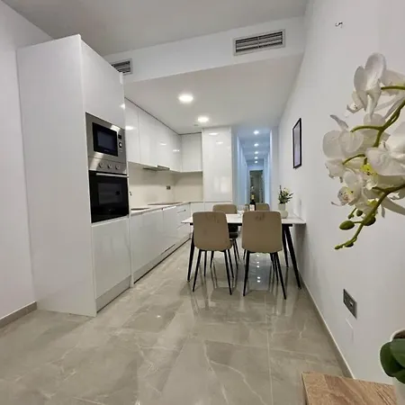 Apartment Near Playa De Cura With A Rooftop Swimming Pool-2