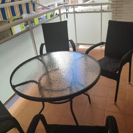 Piso recien reformado a menos de 50m de la playa-2