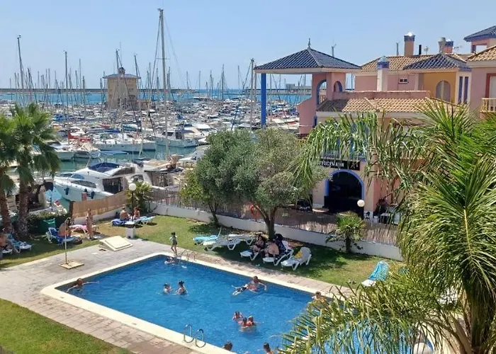 appartement climatisé deux chambres front de mer et piscine Torrevieja