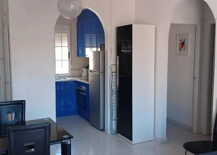 appartement climatisé deux chambres front de mer et piscine Torrevieja