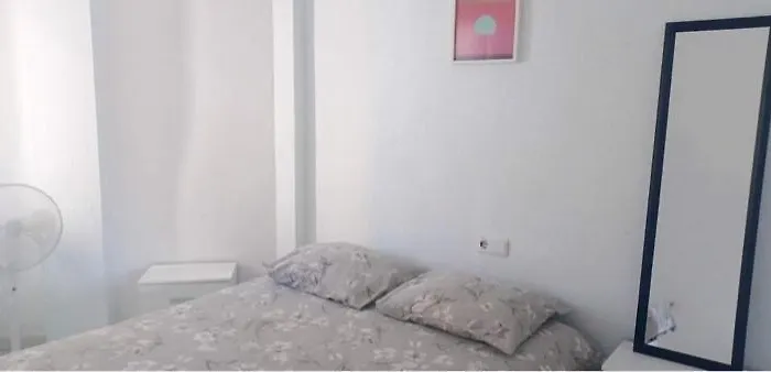 appartement climatisé deux chambres front de mer et piscine Torrevieja