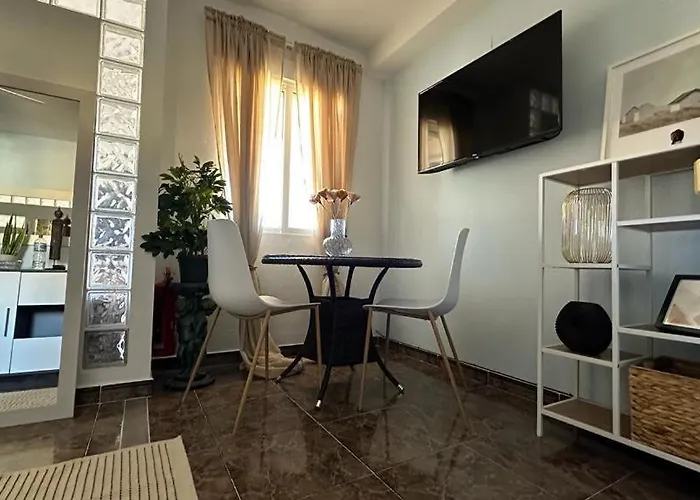 Playa De Los Naufragos Cozy Apartment With Pool Torrevieja