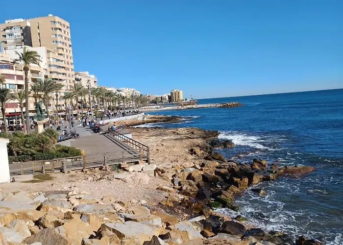 Playa De Los Naufragos Cozy Apartment With Pool Torrevieja