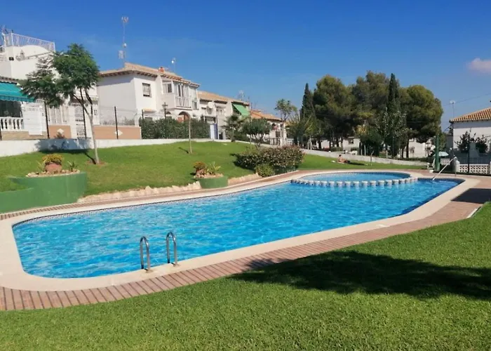 Apartament Casa del Gato Rojo , communal swimming pool , terrace with barbecue Torrevieja