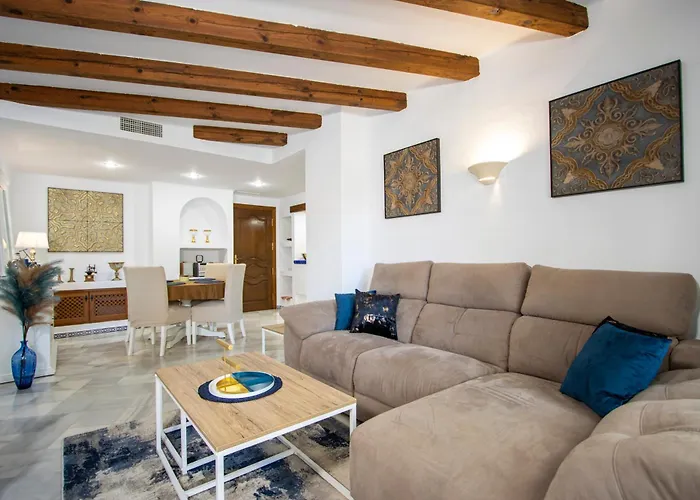 Buganvilla Apartment, 95m2, 3 Bedrooms, Terrace, 300m to Los Locos Beach Torrevieja