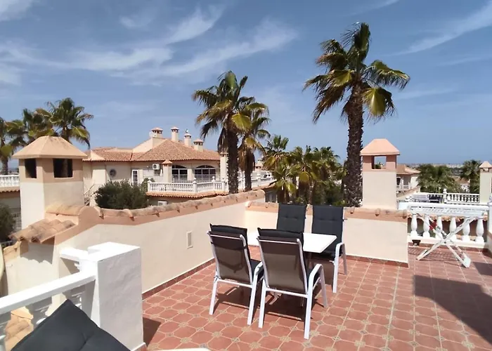 Schoenes Ruhiges Rooftop Apartment Mit Grosser Dachterrasse Torrevieja
