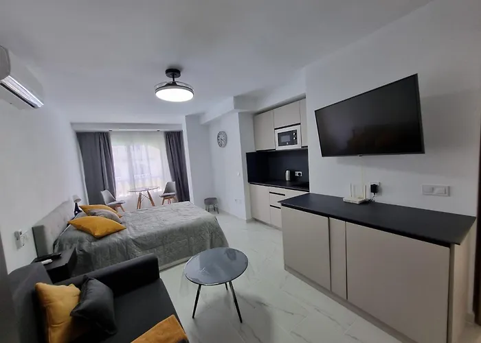 Seascape - Tranquil Studio Apartment Torrevieja