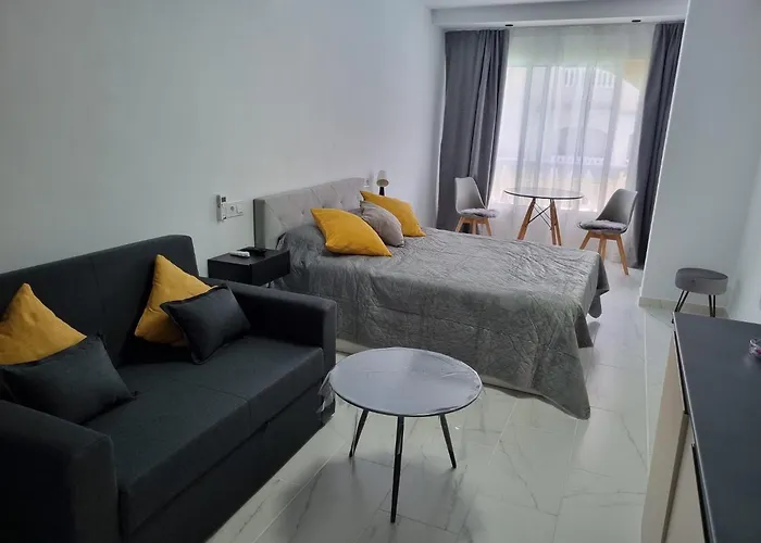 Seascape - Tranquil Studio Apartment Torrevieja