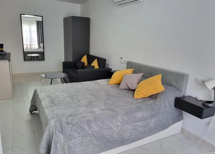 Seascape - Tranquil Studio Apartment Torrevieja