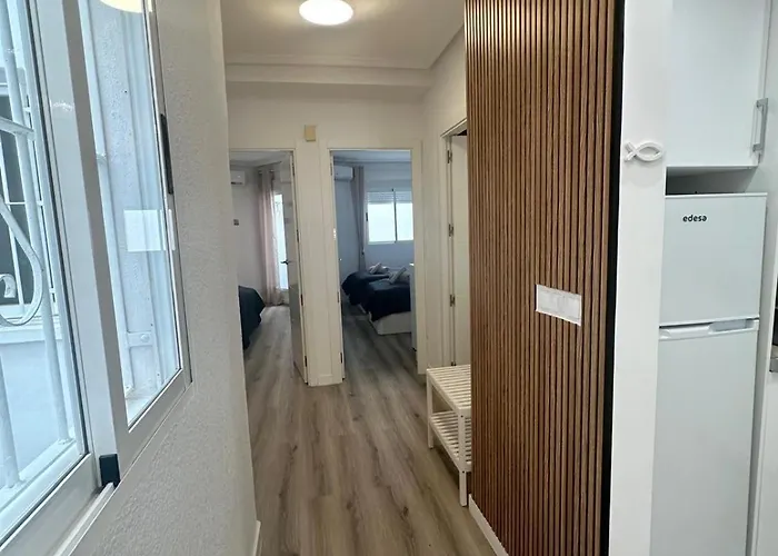 Torrevieja preciosos moderno piso cerca de la playa del cura y todos los servicios en calle la loma