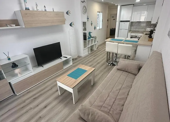 Torrevieja preciosos moderno piso cerca de la playa del cura y todos los servicios en calle la loma