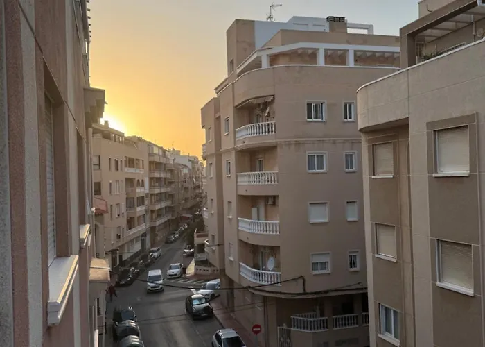 Almuden'S Green Apartment, High-Speed Free Wifi, 250M To Beach, The Center Of Torrevieja