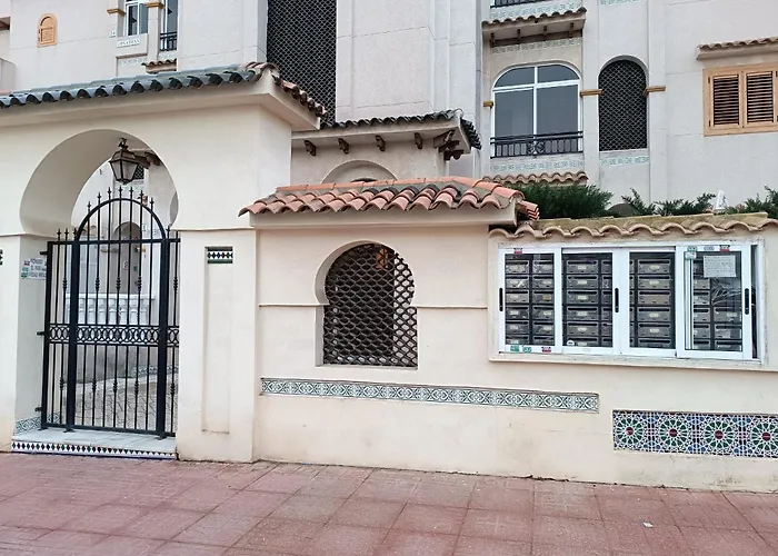 Residencia Alhambra Los Cisnes Torrevieja