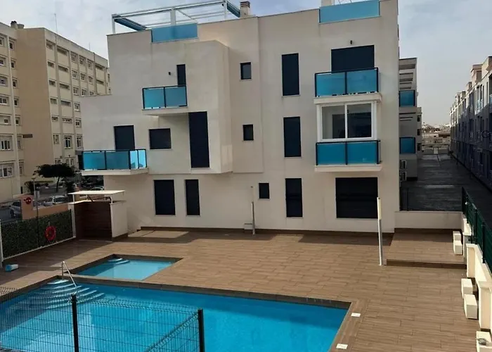Apartamento Cozy Flat With The Swimming Pool Torrevieja