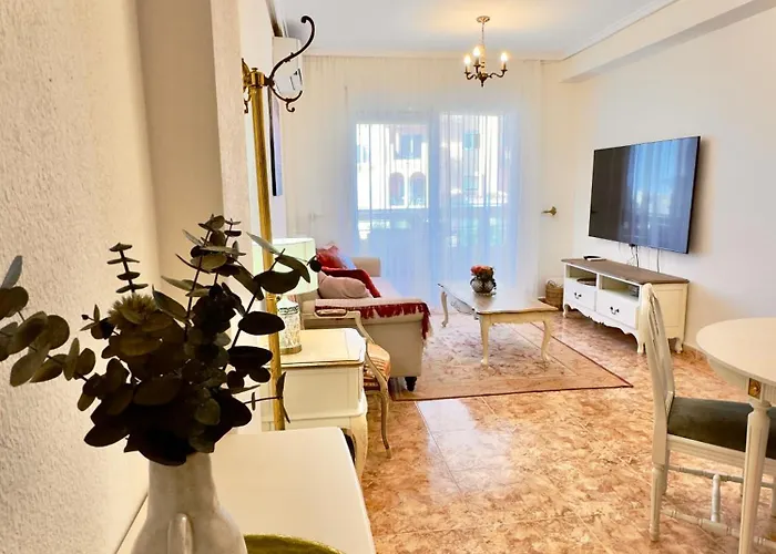 Cozy 2 bedroom apartment near Los Locos Beach Torrevieja