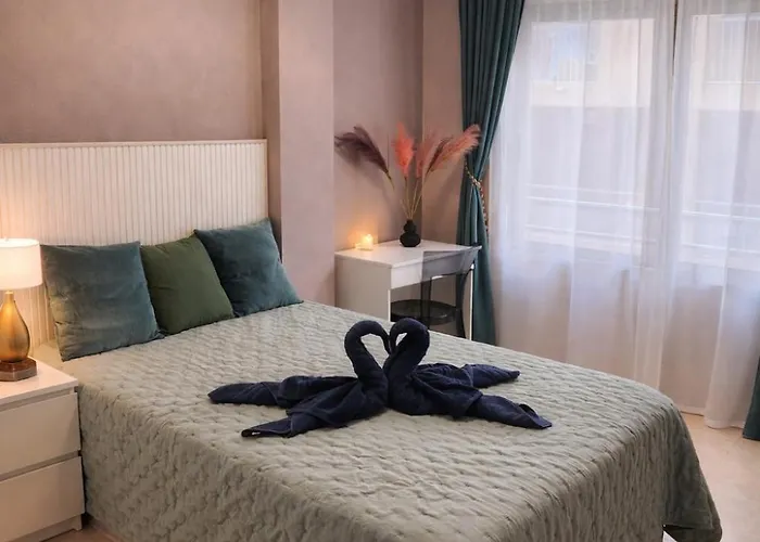 Evita Luxury Apartments - Near Playa Los Locos Beach With Pool Torrevieja