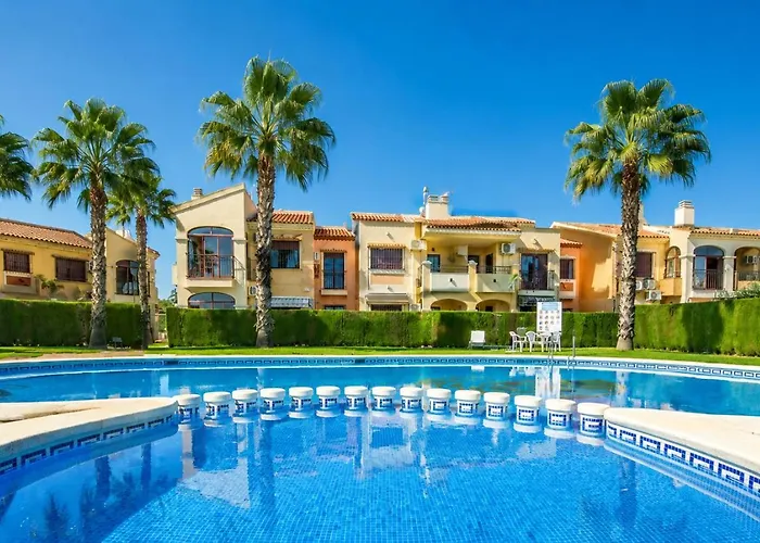 Club Salino Hideaway-Your Peaceful Retreat With Pool In Torrevieja