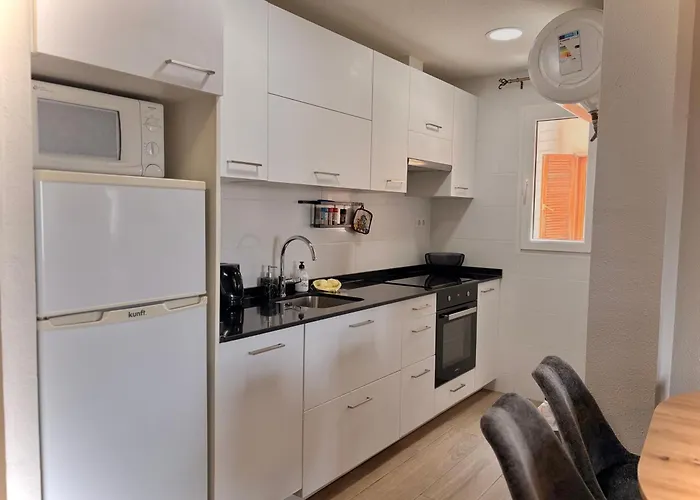 Cozy Apartment With Sea View Torrevieja