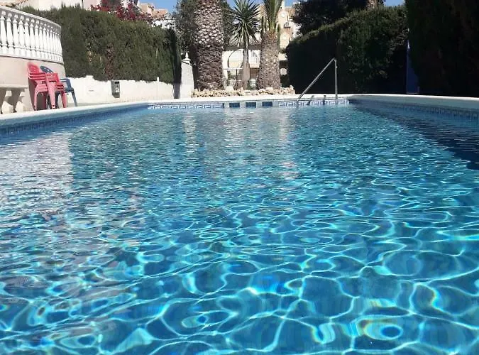 Residencia Alhambra Los Cisnes Torrevieja
